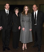 Eventos-2012-01-BloodAndHoneyPremiereWashington-089.jpg