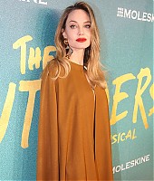 Eventos-2024-04-Abril-Premiere-The_Outsiders-005.jpg