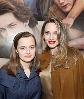 Eventos-2024-04-Abril-Premiere-The_Outsiders-010.jpg