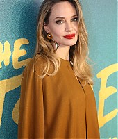 Eventos-2024-04-Abril-Premiere-The_Outsiders-013.jpg