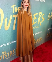 Eventos-2024-04-Abril-Premiere-The_Outsiders-015.jpg