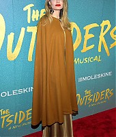 Eventos-2024-04-Abril-Premiere-The_Outsiders-023.jpg