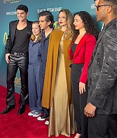 Eventos-2024-04-Abril-Premiere-The_Outsiders-032.jpg