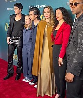 Eventos-2024-04-Abril-Premiere-The_Outsiders-034.jpg
