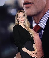 Eventos-2024-11-Photocall-WithoutBlood-Torino-027.jpg