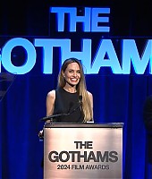 Eventos-2024-12-GothamFilmAwards-Speech-003.jpg