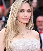 Nome da imagem=Eventos-2025-05-Maio-Premiere-Eddington-Cannes-038.jpg
Tamanho=324KB
Dimensão=1000x1500
Data Envio=Mai 16, 2025 Eventos-2025-05-Maio-Premiere-Eddington-Cannes-038.jpg