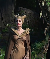 Filmes-2019-Maleficent2-BTS-Screencaps-024.jpg