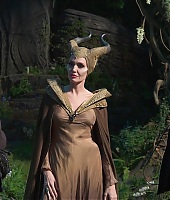 Filmes-2019-Maleficent2-BTS-Screencaps-026.jpg