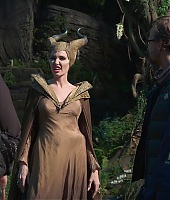 Filmes-2019-Maleficent2-BTS-Screencaps-028.jpg