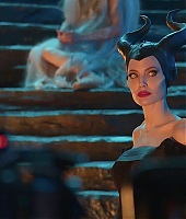 Filmes-2019-Maleficent2-BTS-Screencaps-038.jpg