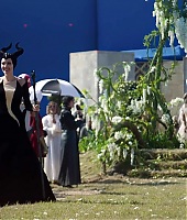 Filmes-2019-Maleficent2-BTS-Screencaps-062.jpg