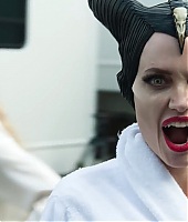 Filmes-2019-Maleficent2-BTS-Screencaps-075.jpg