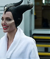 Filmes-2019-Maleficent2-BTS-Screencaps-079.jpg