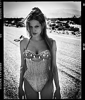 Nome da imagem=Photoshoots-1999-MarkSeliger-Set4-013.jpg
Tamanho=477KB
Dimensão=1230x1500
Data Envio=Mar 17, 2026 Photoshoots-1999-MarkSeliger-Set4-013.jpg