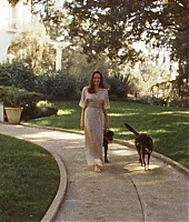 Screencaps-2021-VogueUK-InsideJolieHollywoodGarden-001.jpg