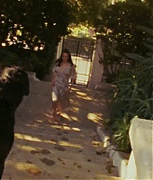 Screencaps-2021-VogueUK-InsideJolieHollywoodGarden-014.jpg