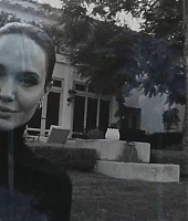 Screencaps-2021-VogueUK-InsideJolieHollywoodGarden-054.jpg